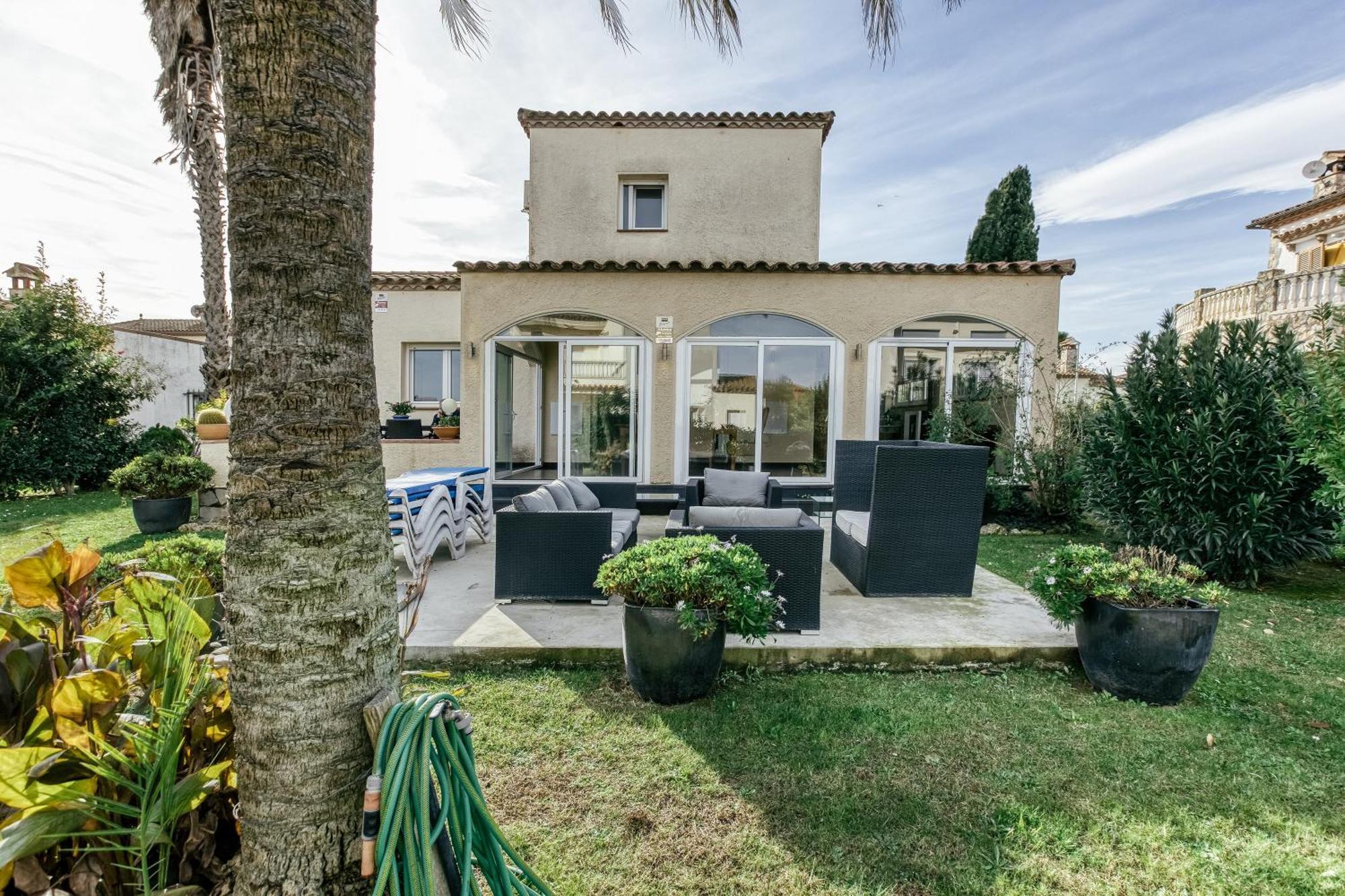 La Haya Villa *